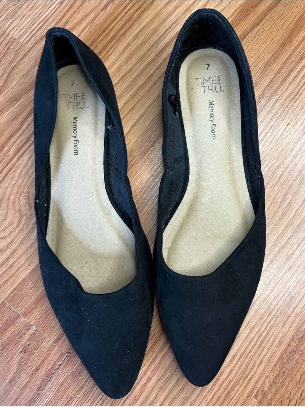 Time and Tru Black Pointed Toe Memory Foam Ballet Flats
